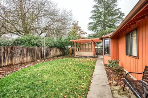 304 Teakwood Dr, Eagle Point, OR 97524 photo 32