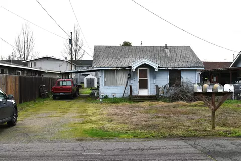 620 Berrydale Ave, Medford, OR 97501