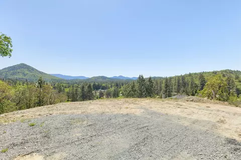 1645 Panoramic Loop, Grants Pass, OR 97527