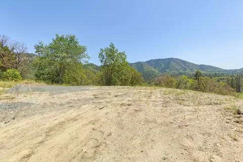 1645 Panoramic Loop, Grants Pass, OR 97527 photo 4