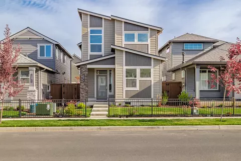 20876 SE Denver Dr, Bend, OR 97702