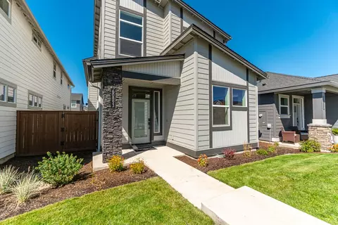 60893 SE Barstow Pl, Bend, OR 97702