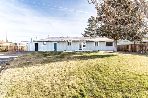 Exterior - 61985 SE 27th St, Bend, OR 97702 photo 5 of 8