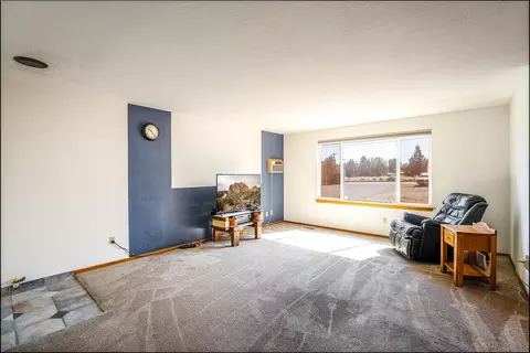 Living - 61985 SE 27th St, Bend, OR 97702 photo 2 of 2
