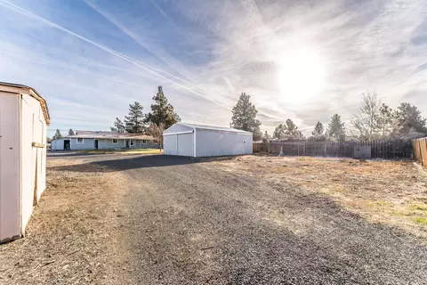 Exterior - 61985 SE 27th St, Bend, OR 97702 photo 7 of 8