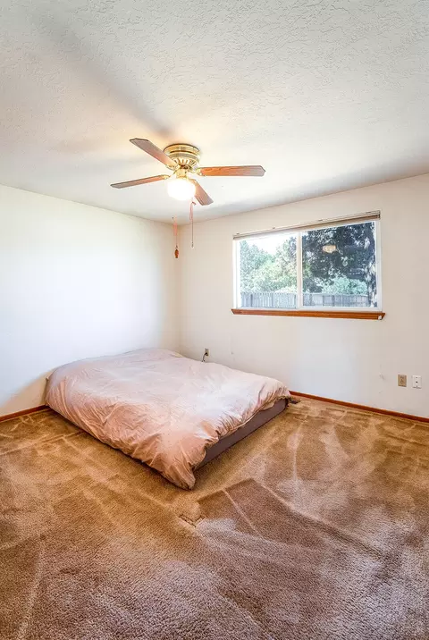 Bedroom - 61985 SE 27th St, Bend, OR 97702 photo 2 of 4