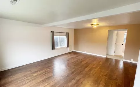 107 Tabor Ave, Eagle Point, OR 97524 photo 6