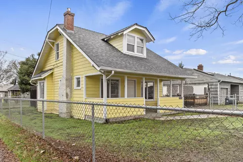 556 Haven St, Medford, OR 97501