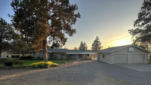 165 SW Crestview Ln, Madras, OR 97741