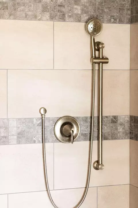 Bath - 23775 Dodds Rd, Bend, OR 97701 photo 5 of 8