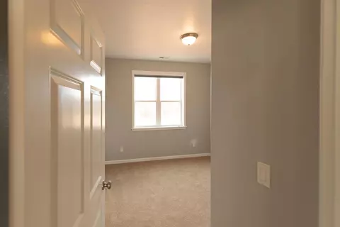 Bedroom - 23775 Dodds Rd, Bend, OR 97701 photo 2 of 6