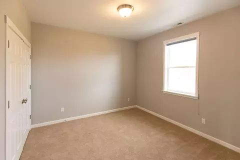 Bedroom - 23775 Dodds Rd, Bend, OR 97701 photo 5 of 6
