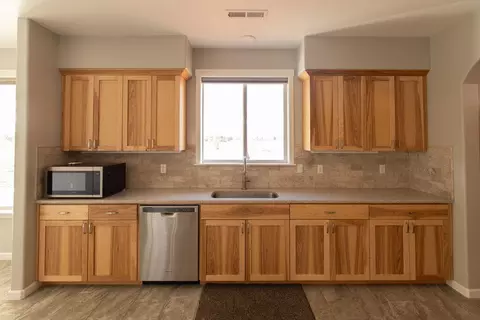 Kitchen - 23775 Dodds Rd, Bend, OR 97701 photo 3 of 6