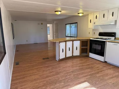 105 Raymond St, Cave Junction, OR 97523 photo 3