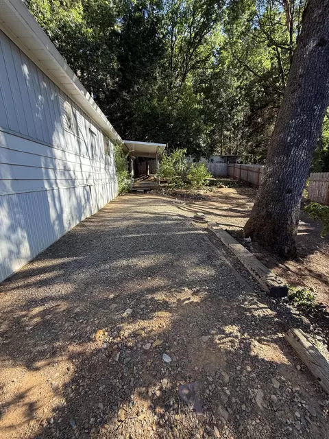 105 Raymond St, Cave Junction, OR 97523 photo 19
