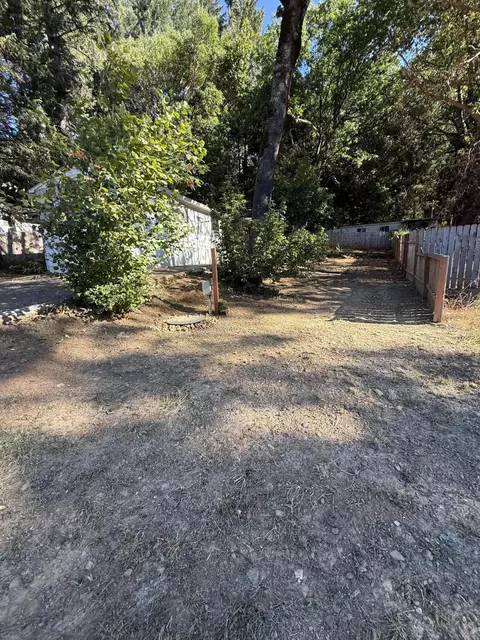105 Raymond St, Cave Junction, OR 97523 photo 18