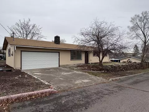 236 SW I St, Madras, OR 97741