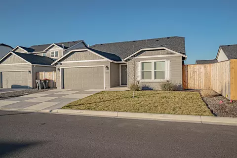 3541 Carlin Dr, Medford, OR 97504