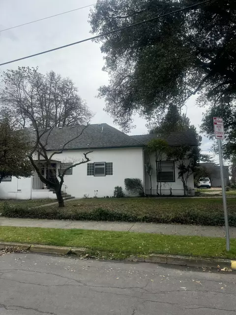 40 Crater Lake Ave, Medford, OR 97504
