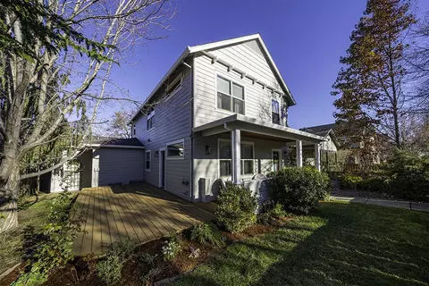 2713 Clay Creek Way, Ashland, OR 97520