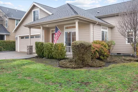 119 Bellerive Dr, Eagle Point, OR 97524 photo 3