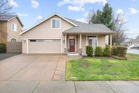 119 Bellerive Dr, Eagle Point, OR 97524