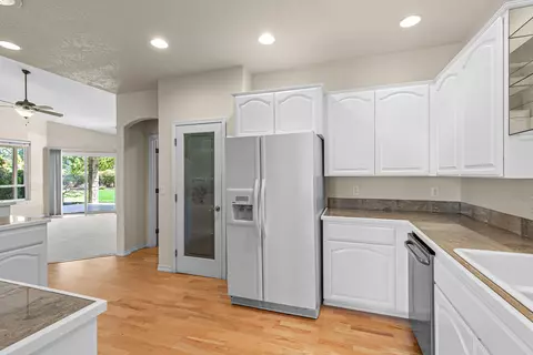 233 Keystone Way, Eagle Point, OR 97524 photo 13