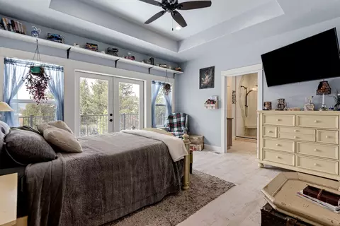 Bedroom - 53785 Otter Dr, La Pine, OR 97739 photo 1 of 2