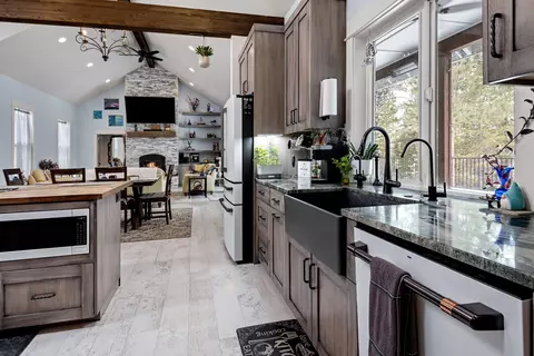 Kitchen - 53785 Otter Dr, La Pine, OR 97739 photo 3 of 3