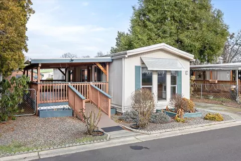 3431 S Pacific Hwy #SPC 81, Medford, OR 97501