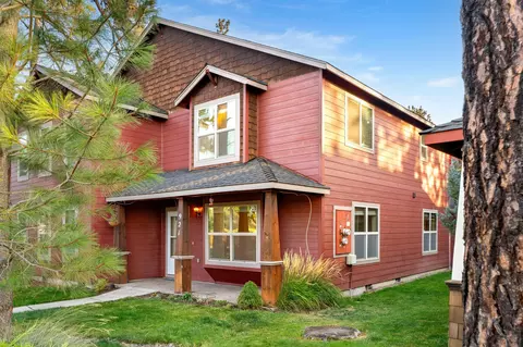 921 E Cascade Ave, Sisters, OR 97759