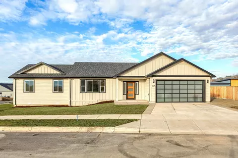 3375 Viewpoint Dr, Medford, OR 97504