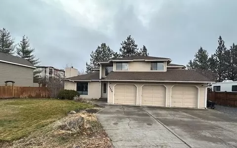1160 NE Paula Dr, Bend, OR 97701