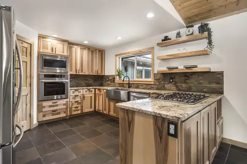 17246 Tholstrup Dr, Bend, OR 97707 photo 15