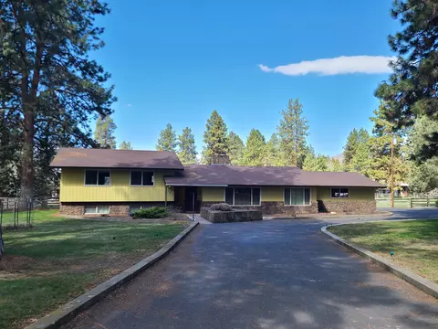 3706 Evergreen Dr, Klamath Falls, OR 97603