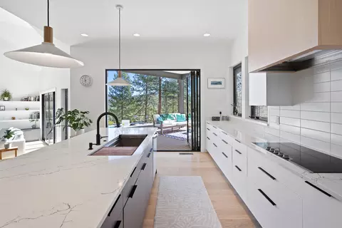 Kitchen - 62452 Mcclain Dr, Bend, OR 97703 photo 9 of 9