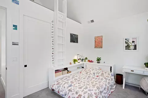 Bedroom - 62452 Mcclain Dr, Bend, OR 97703 photo 5 of 5