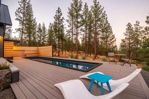 Exterior - 62452 Mcclain Dr, Bend, OR 97703 photo 11 of 18