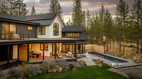 Exterior - 62452 Mcclain Dr, Bend, OR 97703 photo 2 of 18