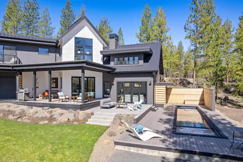Exterior - 62452 Mcclain Dr, Bend, OR 97703 photo 10 of 18