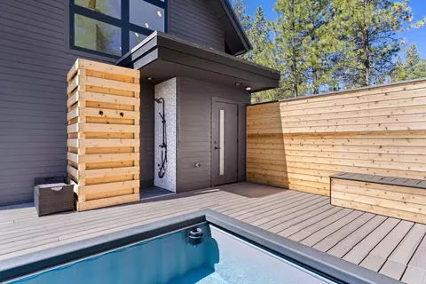 Exterior - 62452 Mcclain Dr, Bend, OR 97703 photo 9 of 18