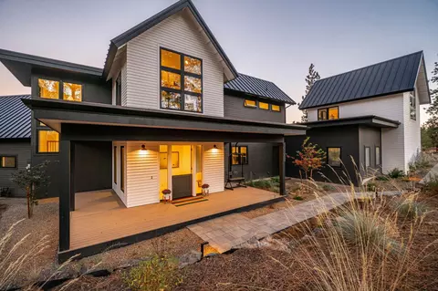 Exterior - 62452 Mcclain Dr, Bend, OR 97703 photo 15 of 18