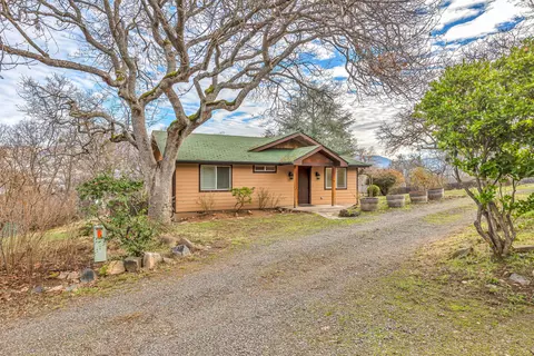 4260 Clayton Rd, Ashland, OR 97520