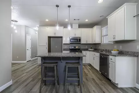 830 N Rose St, Phoenix, OR 97535 photo 6