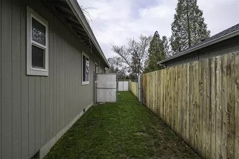 830 N Rose St, Phoenix, OR 97535 photo 32