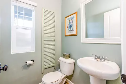Bath - 20551 SE Cameron Ave, Bend, OR 97702 photo 1 of 4