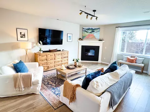 Living - 20551 SE Cameron Ave, Bend, OR 97702 photo 1 of 3