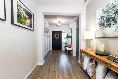 Entry Way - 20551 SE Cameron Ave, Bend, OR 97702 photo 1 of 4