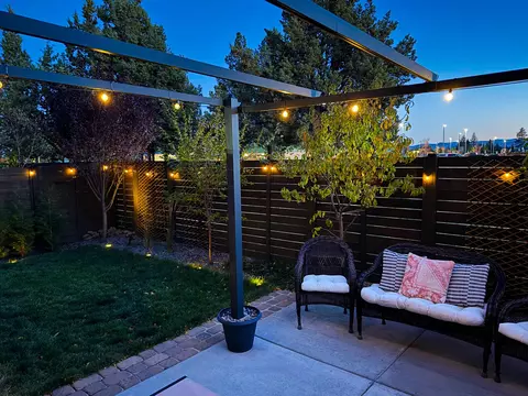 Exterior - 20551 SE Cameron Ave, Bend, OR 97702 photo 8 of 16