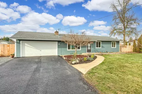 878 Coutant Ln, Grants Pass, OR 97527
